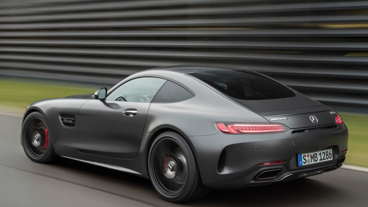 Mercedes-Benz vond het hoog tijd dat de AMG GT een facelift kreeg. Dat is nu gebeurd en het levert ook meteen een nieuwe limited edition-uitvoering op ter gelegenheid van het 50-jarig bestaan van AMG.
