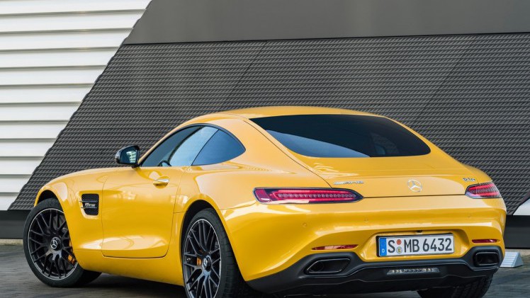 Mercedes-Benz vond het hoog tijd dat de AMG GT een facelift kreeg. Dat is nu gebeurd en het levert ook meteen een nieuwe limited edition-uitvoering op ter gelegenheid van het 50-jarig bestaan van AMG.
