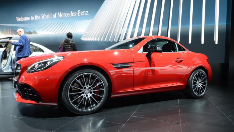 Mercedes-AMG SLC 43 staat er voorlopig alleen voor. Er komt de komende tijd geen SLC 43 S versie of een uitvoering met nog grotere motor.