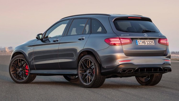 De Mercedes-Benz GLC en GLC Coup krijgen er een sportief broertje bij in de vorm van de AMG-versies van de autos. De SUVs bereiken in slechts 3,8 seconden de 100 km/h.