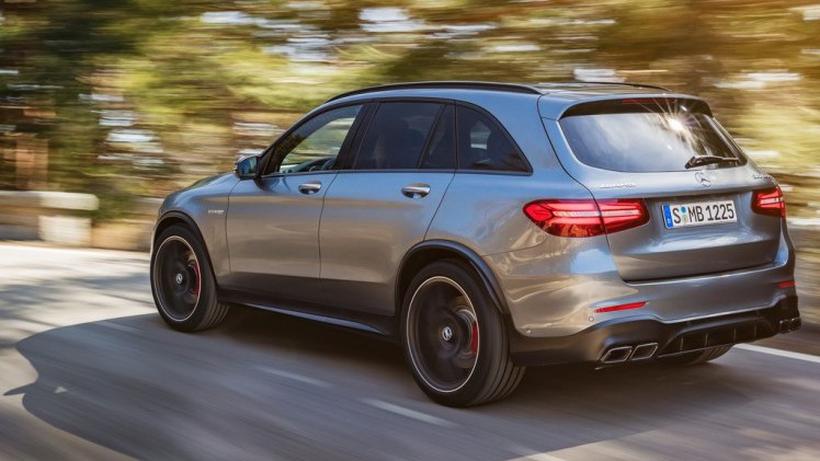 De Mercedes-Benz GLC en GLC Coup krijgen er een sportief broertje bij in de vorm van de AMG-versies van de autos. De SUVs bereiken in slechts 3,8 seconden de 100 km/h.