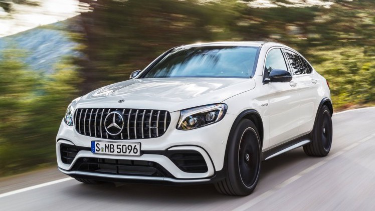 De Mercedes-Benz GLC en GLC Coup krijgen er een sportief broertje bij in de vorm van de AMG-versies van de autos. De SUVs bereiken in slechts 3,8 seconden de 100 km/h.