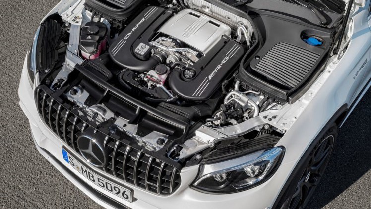 De Mercedes-Benz GLC en GLC Coup krijgen er een sportief broertje bij in de vorm van de AMG-versies van de autos. De SUVs bereiken in slechts 3,8 seconden de 100 km/h.