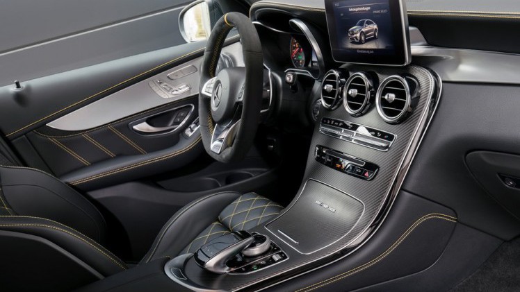 De Mercedes-Benz GLC en GLC Coup krijgen er een sportief broertje bij in de vorm van de AMG-versies van de autos. De SUVs bereiken in slechts 3,8 seconden de 100 km/h.