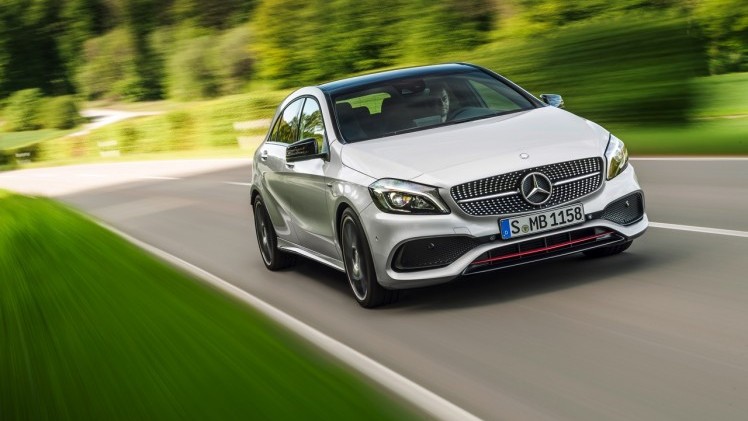 Mercedes-Benz A-Klasse facelift pakt voordelig en luxe uit, met dank aan nieuwe instapper A 160.