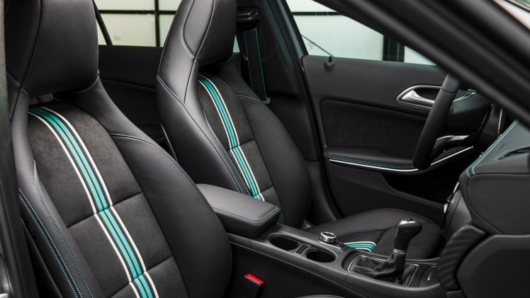 Mercedes-Benz A-Klasse facelift pakt voordelig en luxe uit, met dank aan nieuwe instapper A 160.