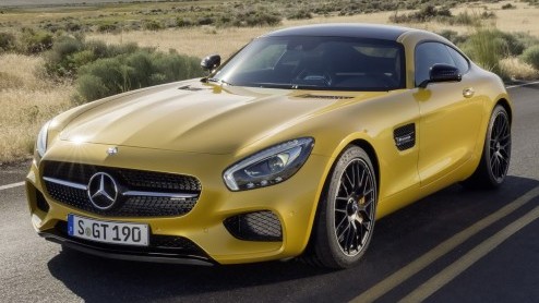 Mercedes-Benz heeft een prijskaartje gehangen aan de AMG GT. De sportieveling komt te koop in twee vermogensvarianten. Ook is voorzien in een speciale Edition 1-uitvoering voor de snelle beslissers.