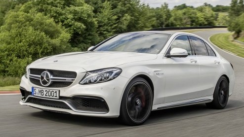 In navolging van de AMG GT heeft Mercedes-Benz ook aan de C63 AMG sedan en Estate een prijskaartje gehangen. De ultra sportieve sedan staat in februari bij de dealers, de C63 AMG Estate in april.