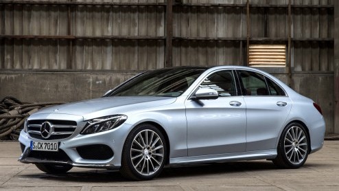 Rijtest nieuwe Mercedes C-Klasse. De nieuwe C-Klasse van Mercedes is een S in compacte vorm.