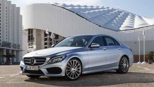 Rijtest nieuwe Mercedes C-Klasse. De nieuwe C-Klasse van Mercedes is een S in compacte vorm.