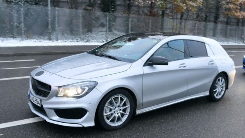 Mercedes-Benz gaat van de CLA ook een Shooting Brake bouwen. Diverse prototypes zijn al meermalen gespot, maar nog nooit zagen we de Shooting Brake van zo dichtbij.