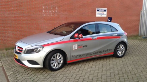 Eerste rijlessen met Mercedes- Benz Driving Academy door Autovandaag redacteur Maarten Zethoven