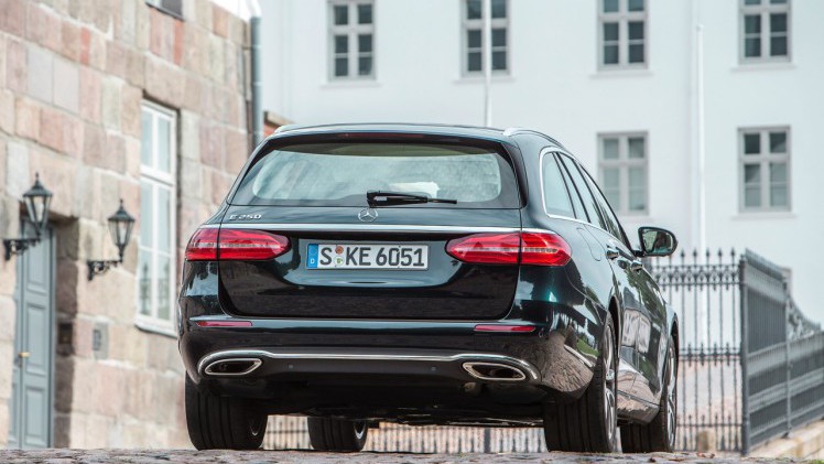 AutoVandaag deed een rijtest met de nieuwe Mercedes-Benz E-Klasse Estate in de uitvoering E220d.