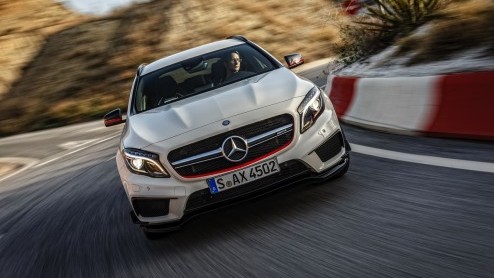 Test Mercedes GLA 200 CDI offroad en GLA 45 AMG, de GLA-Klasse crossover van Mercedes-Benz met 4Matic vierwielaandrijving of voorwielaandrijving.