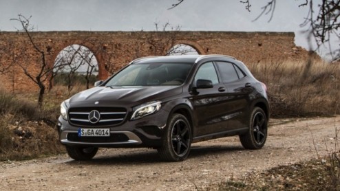 Test Mercedes GLA 200 CDI offroad en GLA 45 AMG, de GLA-Klasse crossover van Mercedes-Benz met 4Matic vierwielaandrijving of voorwielaandrijving.