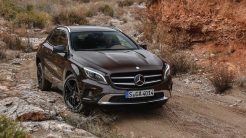 Test Mercedes GLA 200 CDI offroad en GLA 45 AMG, de GLA-Klasse crossover van Mercedes-Benz met 4Matic vierwielaandrijving of voorwielaandrijving.
