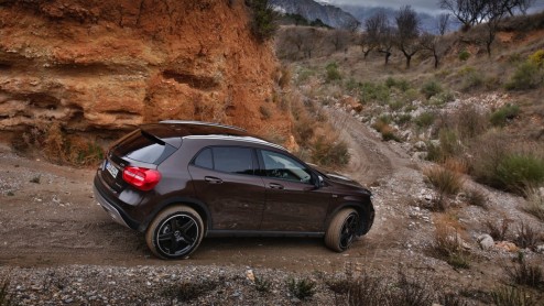 Test Mercedes GLA 200 CDI offroad en GLA 45 AMG, de GLA-Klasse crossover van Mercedes-Benz met 4Matic vierwielaandrijving of voorwielaandrijving.