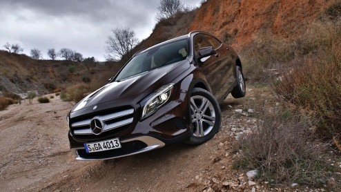Test Mercedes GLA 200 CDI offroad en GLA 45 AMG, de GLA-Klasse crossover van Mercedes-Benz met 4Matic vierwielaandrijving of voorwielaandrijving.