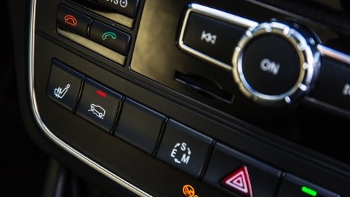 Test Mercedes GLA 200 CDI offroad en GLA 45 AMG, de GLA-Klasse crossover van Mercedes-Benz met 4Matic vierwielaandrijving of voorwielaandrijving.