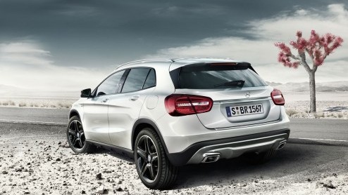 Op de IAA in Frankfurt heeft Mercedes-Benz officieel het doek getrokken van de GLA. De compacte SUV zal in maart volgend jaar in ons land verschijnen en komt als Edition 1 te koop.