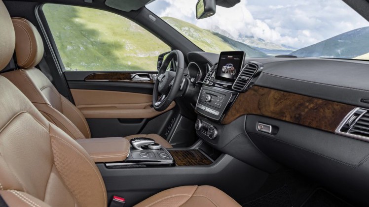 De nieuwe Mercedes-Benz GLS X166 is een feit. We zetten de prijzen en uitvoeringen van de GL-opvolger op een rij. Ook de Mercedes-AMG GLS 63 is al onthuld.