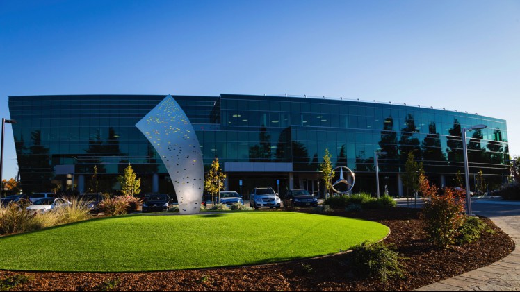 Mercedes-Benz Research in Silicon Valley viert 20-jarig jubileum. Als eerste automerk opende Mercedes daar een ontwikkelingscentrum.