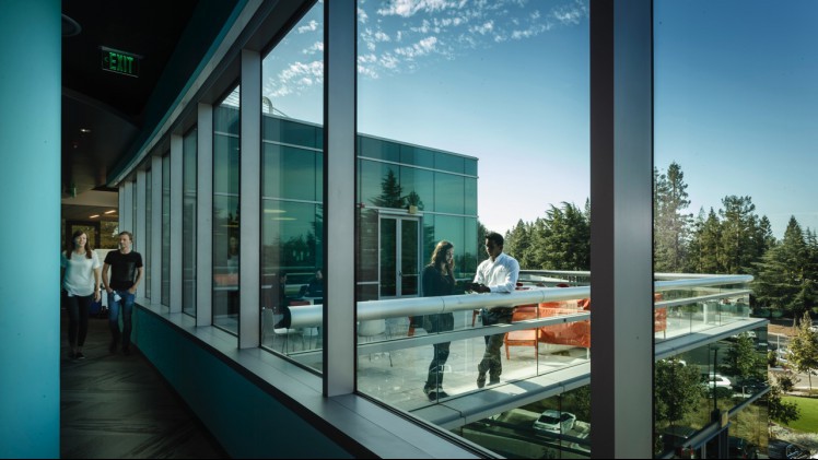 Mercedes-Benz Research in Silicon Valley viert 20-jarig jubileum. Als eerste automerk opende Mercedes daar een ontwikkelingscentrum.