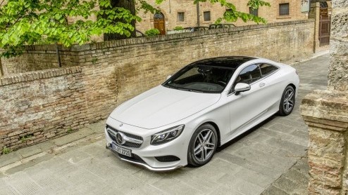 Autotest Mercedes-Benz S 500 4MATIC Coup, de nieuwe S-Klasse Coup met het unieke tilt-systeem.