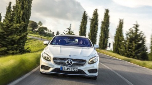 Autotest Mercedes-Benz S 500 4MATIC Coup, de nieuwe S-Klasse Coup met het unieke tilt-systeem.