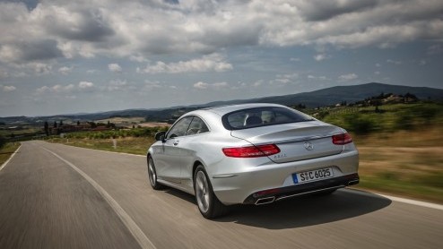 Autotest Mercedes-Benz S 500 4MATIC Coup, de nieuwe S-Klasse Coup met het unieke tilt-systeem.