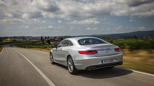 Autotest Mercedes-Benz S 500 4MATIC Coup, de nieuwe S-Klasse Coup met het unieke tilt-systeem.