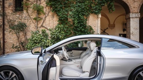 Autotest Mercedes-Benz S 500 4MATIC Coup, de nieuwe S-Klasse Coup met het unieke tilt-systeem.