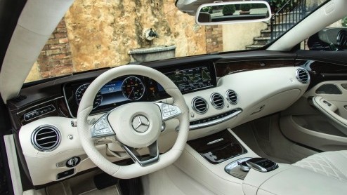 Autotest Mercedes-Benz S 500 4MATIC Coup, de nieuwe S-Klasse Coup met het unieke tilt-systeem.