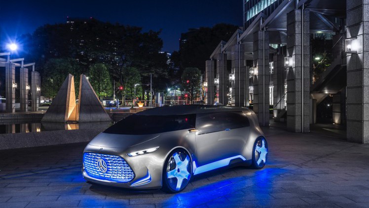 De Mercedes-Benz Vision Tokyo is een studiemodel, ontwikkeld voor Generatie Z. De Concept Car op de Tokyo Motor Show is daarom een rijdende lounge, met elektrische aandrijving en brandstofcel.