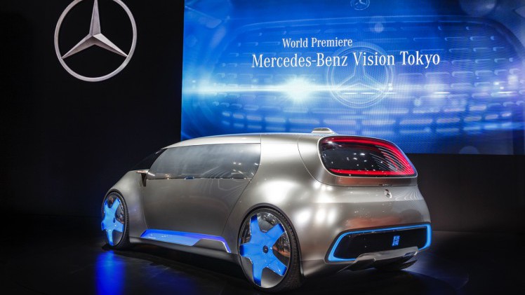De Mercedes-Benz Vision Tokyo is een studiemodel, ontwikkeld voor Generatie Z. De Concept Car op de Tokyo Motor Show is daarom een rijdende lounge, met elektrische aandrijving en brandstofcel.