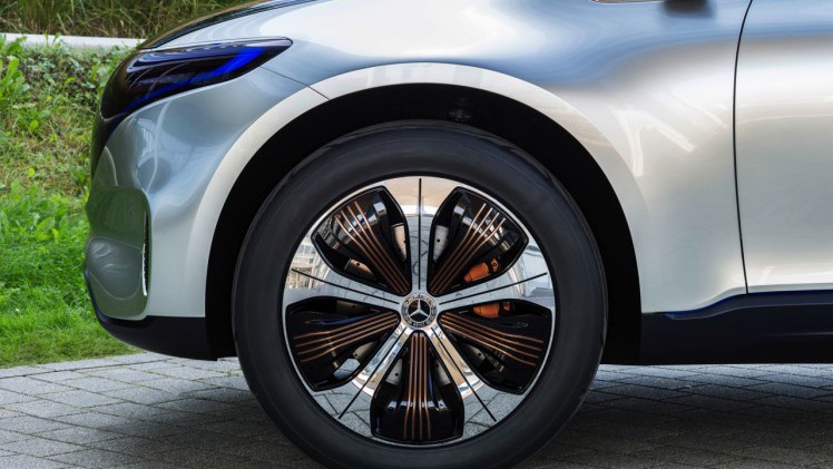 Mercedes start offensief elektrische auto's met Generation EQ. Dit nieuwe label omvat meer dan alleen een range elektrische auto's. Lees er hier alles over.