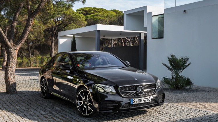 Mercedes-Benz onthult primeurs CLA-facelift, nieuwe GLC Coupe, E 43 AMG en C 63 AMG Cabriolet op NYIAS 206, de New York Auto Show.