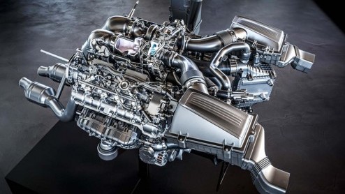 Mercedes-Benz heeft de dubbel aangeblazen 4.0 liter V8-krachtbron onthuld, die de 6,2 liter V8 in de huidige AMGs gaat vervangen.
