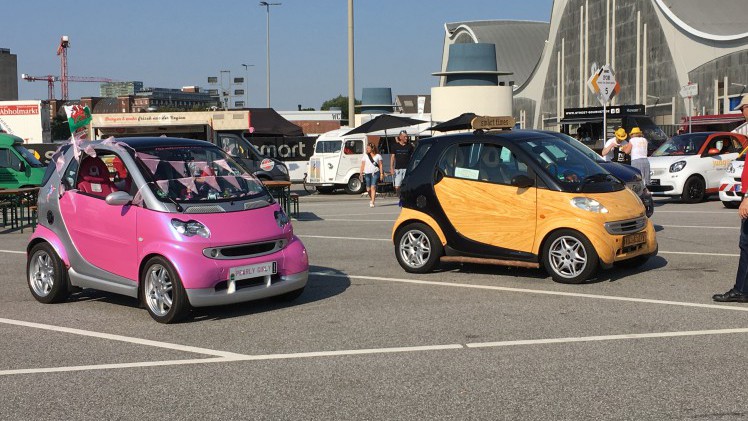Een verslag van Smart Times 2016, waar een nieuw wereldrecord werd gevestigd bij de Smart-parade.