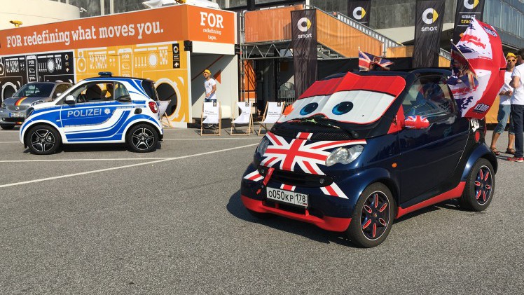 Een verslag van Smart Times 2016, waar een nieuw wereldrecord werd gevestigd bij de Smart-parade.