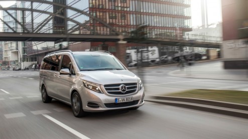 Autotest Mercedes-Benz V 250 BlueTEC, de nieuwe V-Klasse als ruime MPV voor VIP-shuttles en taxi-vervoer.