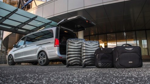 Autotest Mercedes-Benz V 250 BlueTEC, de nieuwe V-Klasse als ruime MPV voor VIP-shuttles en taxi-vervoer.