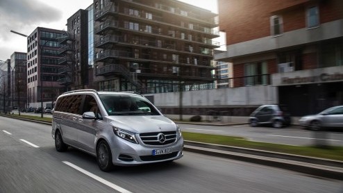 Autotest Mercedes-Benz V 250 BlueTEC, de nieuwe V-Klasse als ruime MPV voor VIP-shuttles en taxi-vervoer.