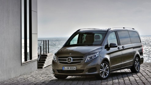 Autotest Mercedes-Benz V 250 BlueTEC, de nieuwe V-Klasse als ruime MPV voor VIP-shuttles en taxi-vervoer.