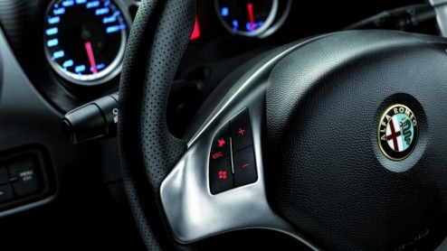 Alfa komt vandaag met meer details over haar nieuwste aanwinst, de MiTo. Deze pittige nieuweling is naast zijn Italiaanse lijnenspel en sportieve inborst ook voorzien van talloze moderne snufjes, die