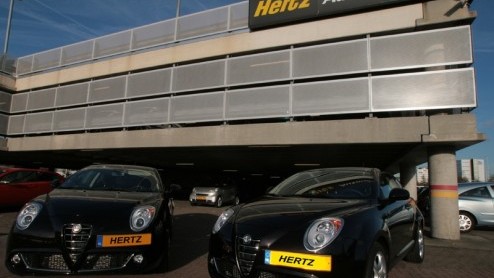 Alfa MiTo niet binnen handbereik, maar toch even een paar dagen scheuren in Alfa's kleinste? Dat kan bij Hertz. De autoverhuurder is er snel bij en neemt een aantal MiTo's op in de vloot. Natuurlijk m