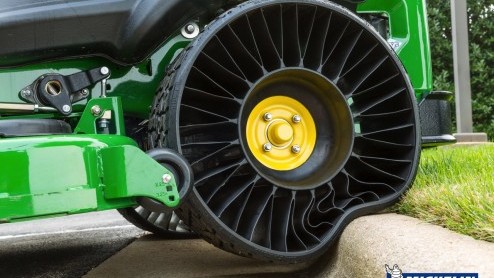 Michelin X Tweel is band zonder lucht, bedoeld voor commercieel gebruik.