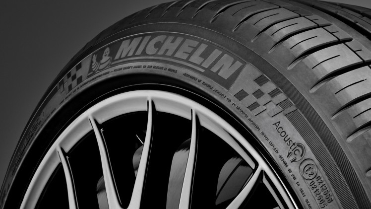 Michelin maakt autorijden stiller met Michelin Acoustic Technology. De nieuwe banden worden als eerste geleverd op de Mercedes-AMG S63.