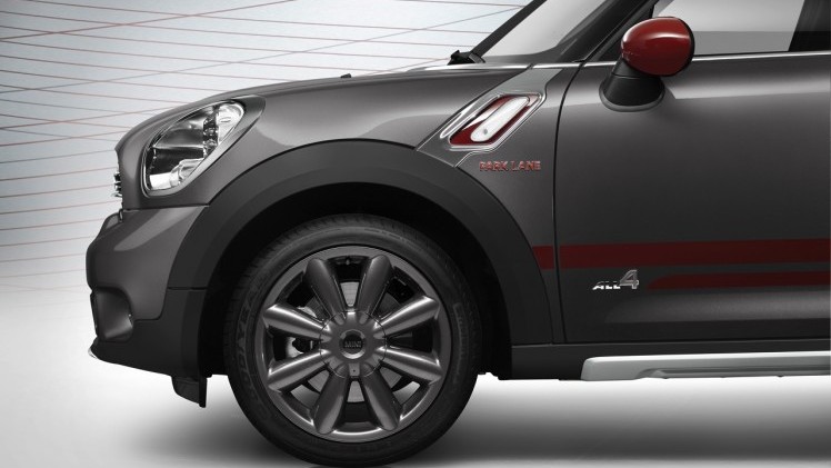 Mini Countryman in juli naar Nederland in de exclusieve Park Lane of Park Lane Chili editie, een speciale uitvoering met specifieke in- en exterieurdetails.