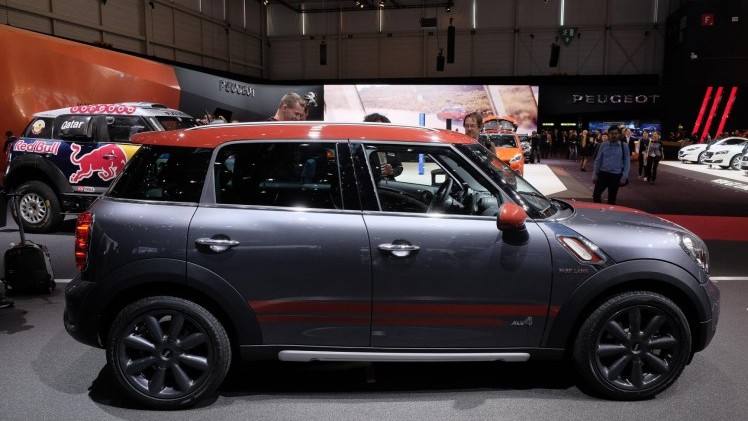 Mini Countryman in juli naar Nederland in de exclusieve Park Lane of Park Lane Chili editie, een speciale uitvoering met specifieke in- en exterieurdetails.